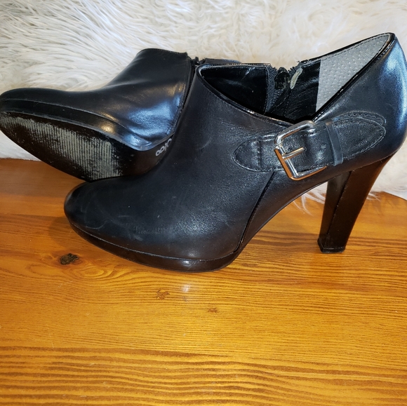 Ralph Lauren heeled booties black leather 7.5 M - Picture 10 of 10
